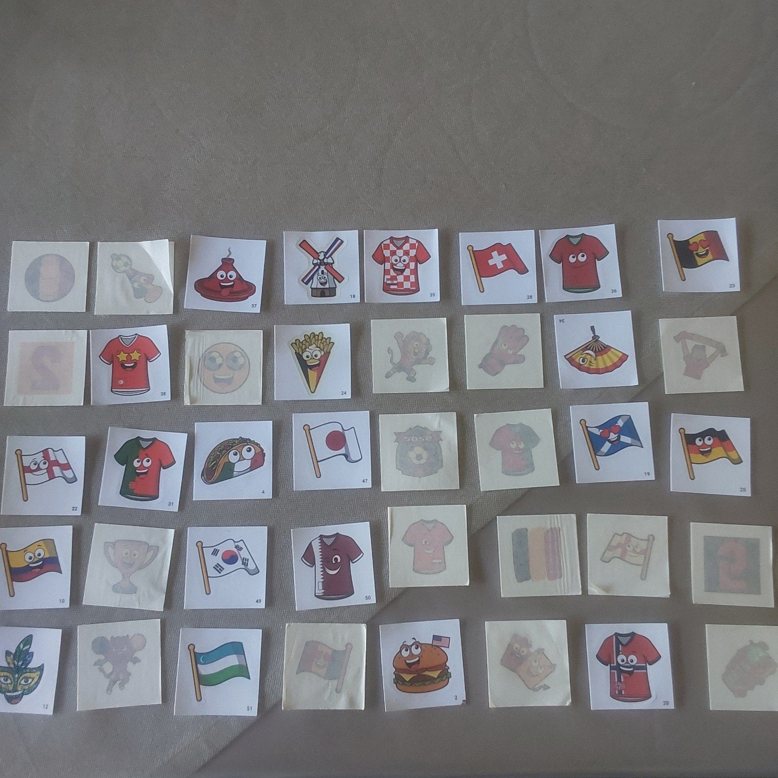 40 verschillende stickers van voetbal van ad delhaize, Verzamelen, Ophalen of Verzenden
