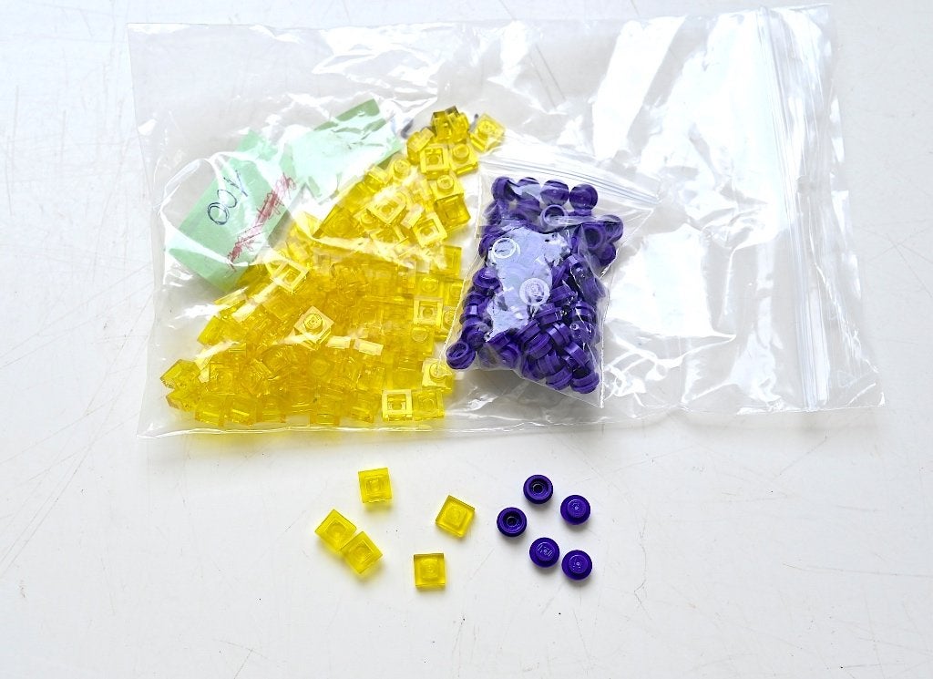 Briques LEGO 1x1 violet + jaune trans 2x 100 pièces NEUVES, Enlèvement ou Envoi, Neuf, Briques en vrac, Lego