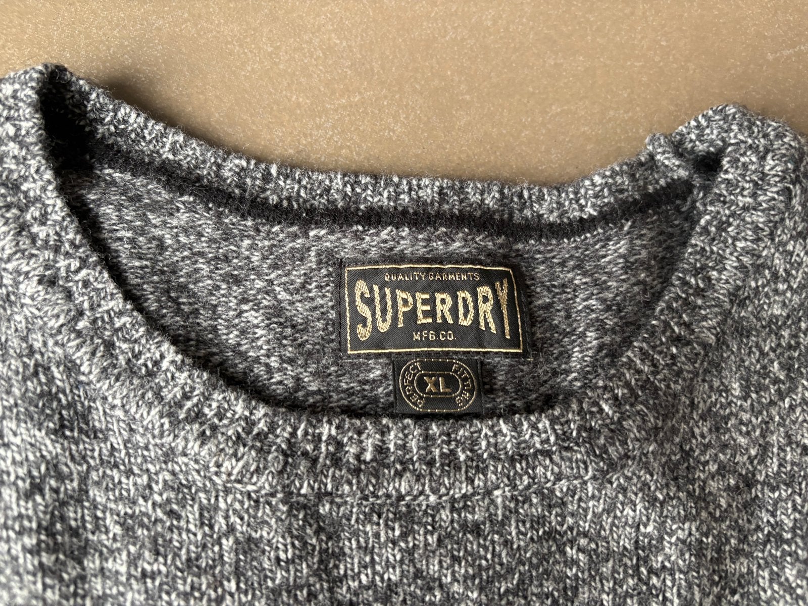 Pulls et short superdry etat neuf petit prix, Enlèvement ou Envoi, Comme neuf
