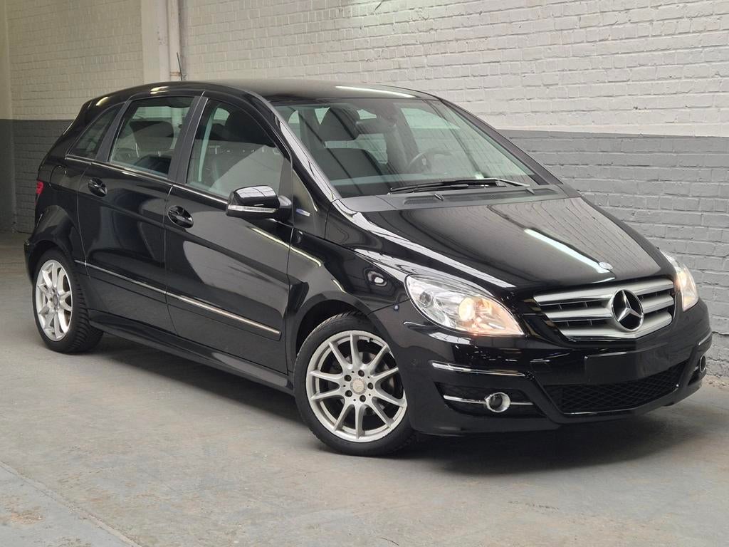 Mercedes B180 benzine 04/2011- Zeer mooie staat-Garantie, Auto's, Mercedes-Benz, Zwart, Leder en Stof, Zwart, 5 deurs