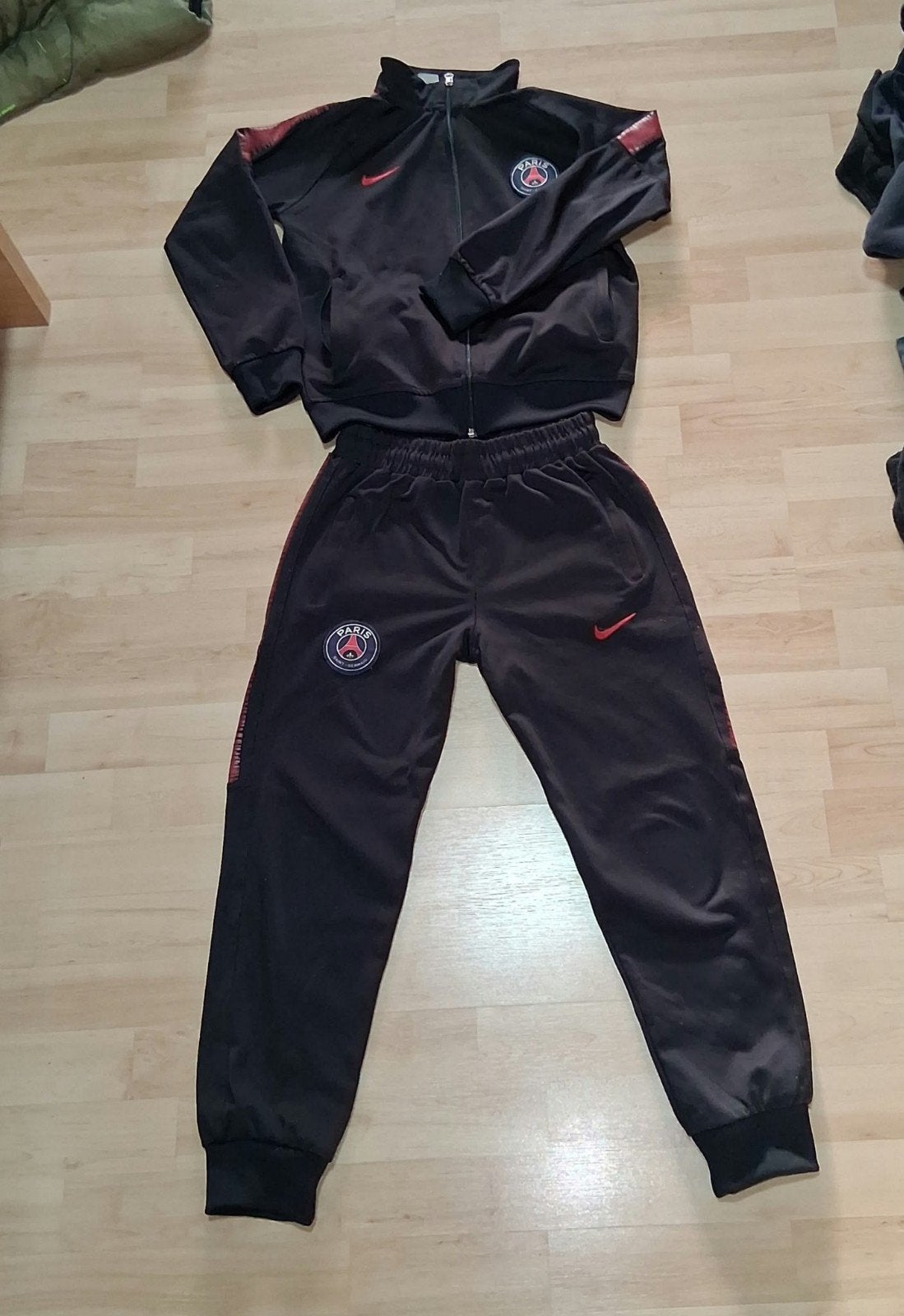 Nike PSG Trainingspak Maat 152 (nieuw)), Kinderen en Baby's, NIKE, Jongen of Meisje, Trui of Vest, Ophalen of Verzenden