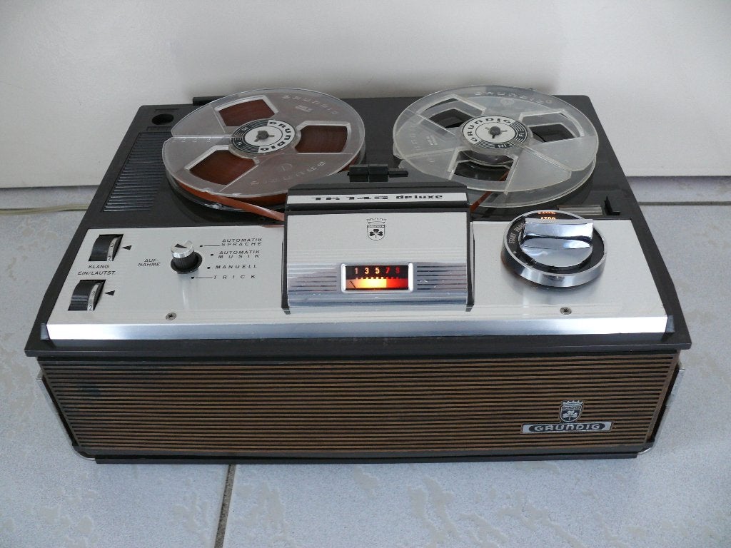Perfect spelende Grundig TK145 deluxe - 4 sporen, Audio, Tv en Foto, Bandrecorder, Ophalen of Verzenden, Bandrecorder, Met banden