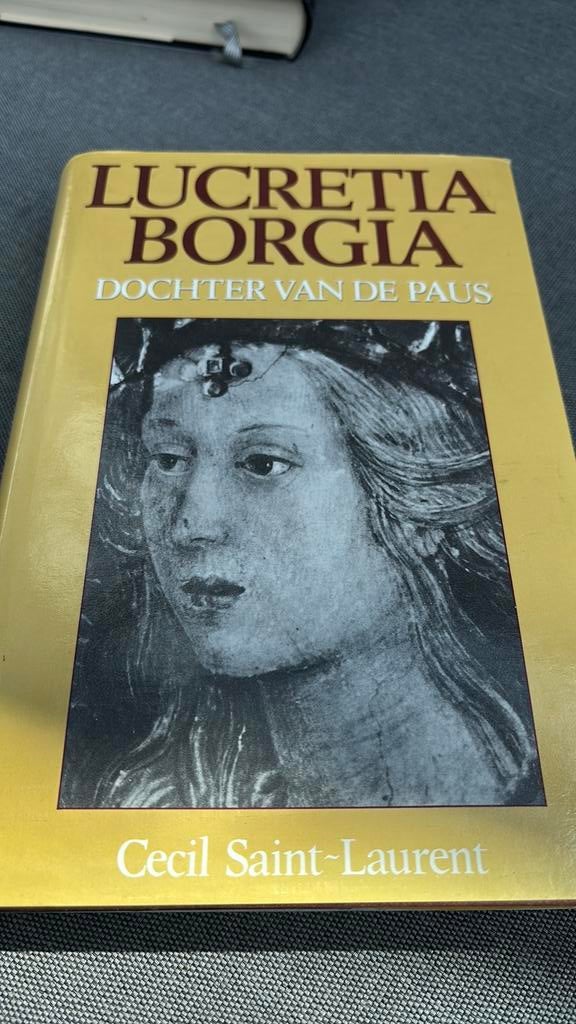 Lucretia Borgia, dochter van de paus, Ophalen of Verzenden, Zo goed als nieuw