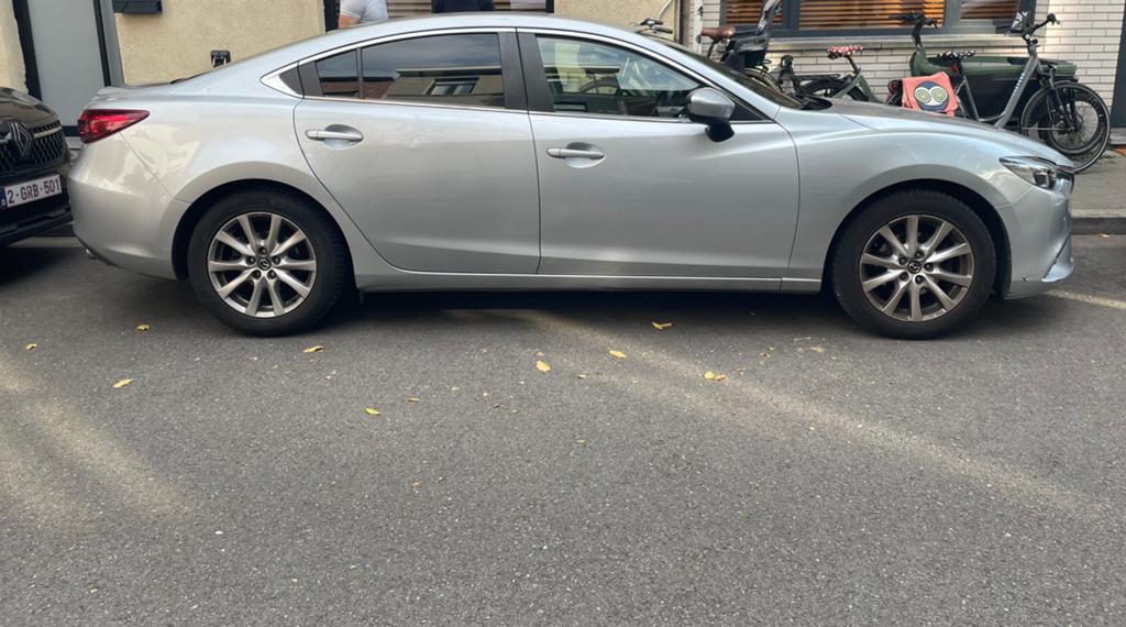 Mazda 6 jantes avec 4 saisons 225/55R17, Enlèvement, Pneu(s)