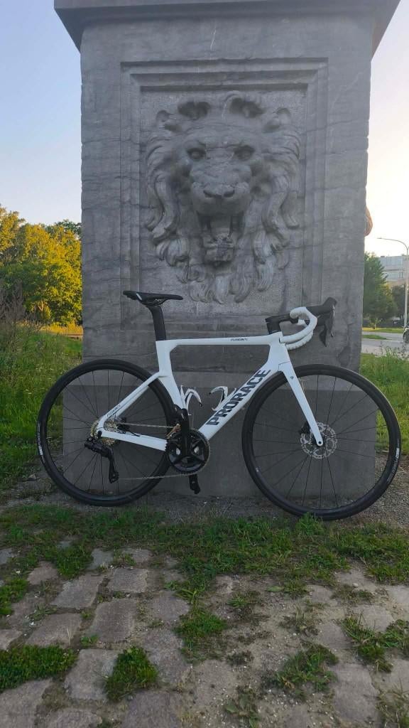 VÉLO CARBONE - SHIMANO 105 Di2 12v (ÉLECTRIQUE) - ÉTAT NEUF, Autres marques, 10 à 15 vitesses, Comme neuf, Enlèvement