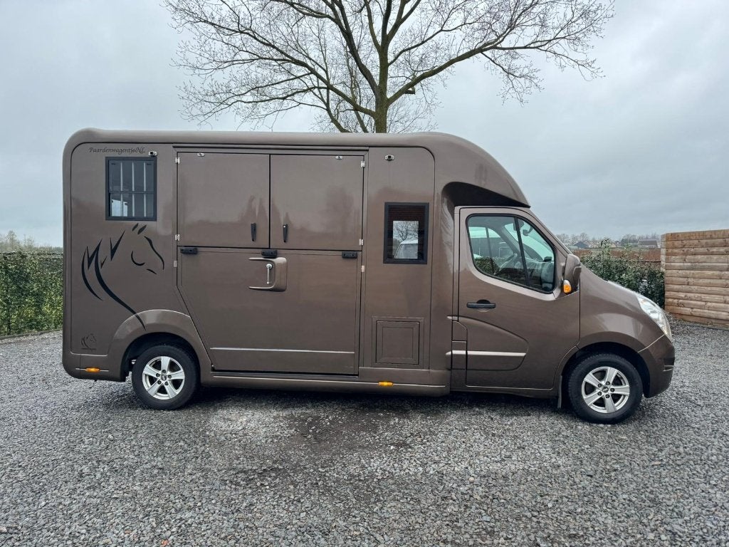 RECHERCHÉ : Camion à chevaux, comionette à 2 chevaux, Animaux & Accessoires, Enlèvement ou Envoi