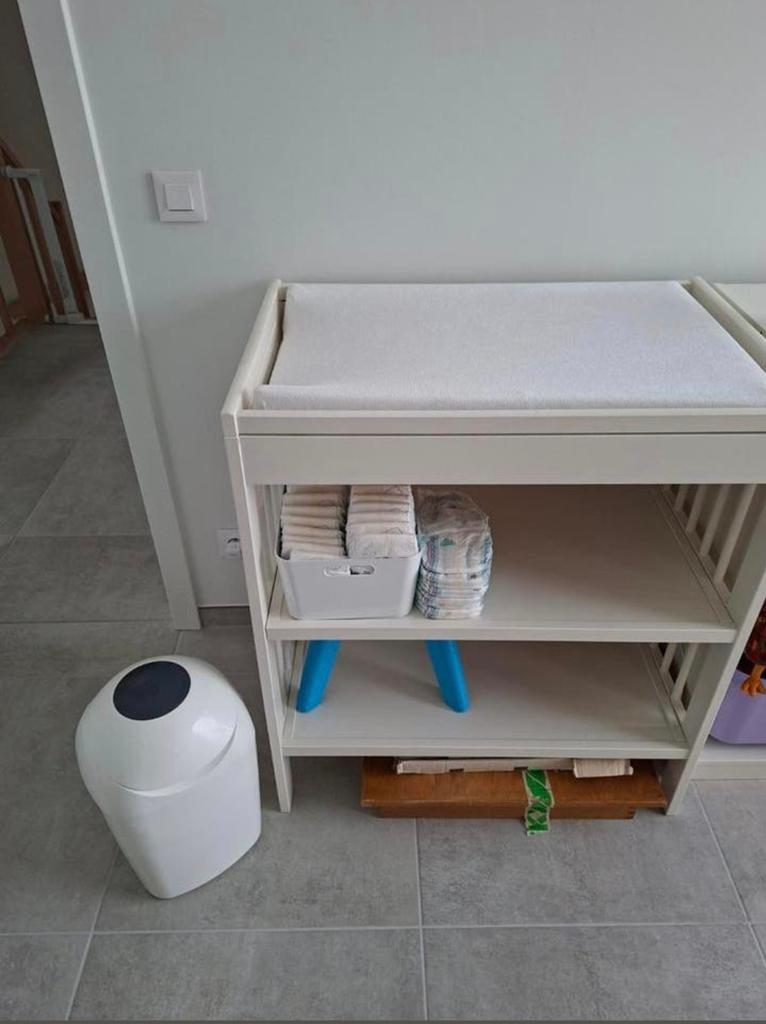 Verzorgtafel + verzorgingskussen + Tommee tippee vuilbak, Ophalen
