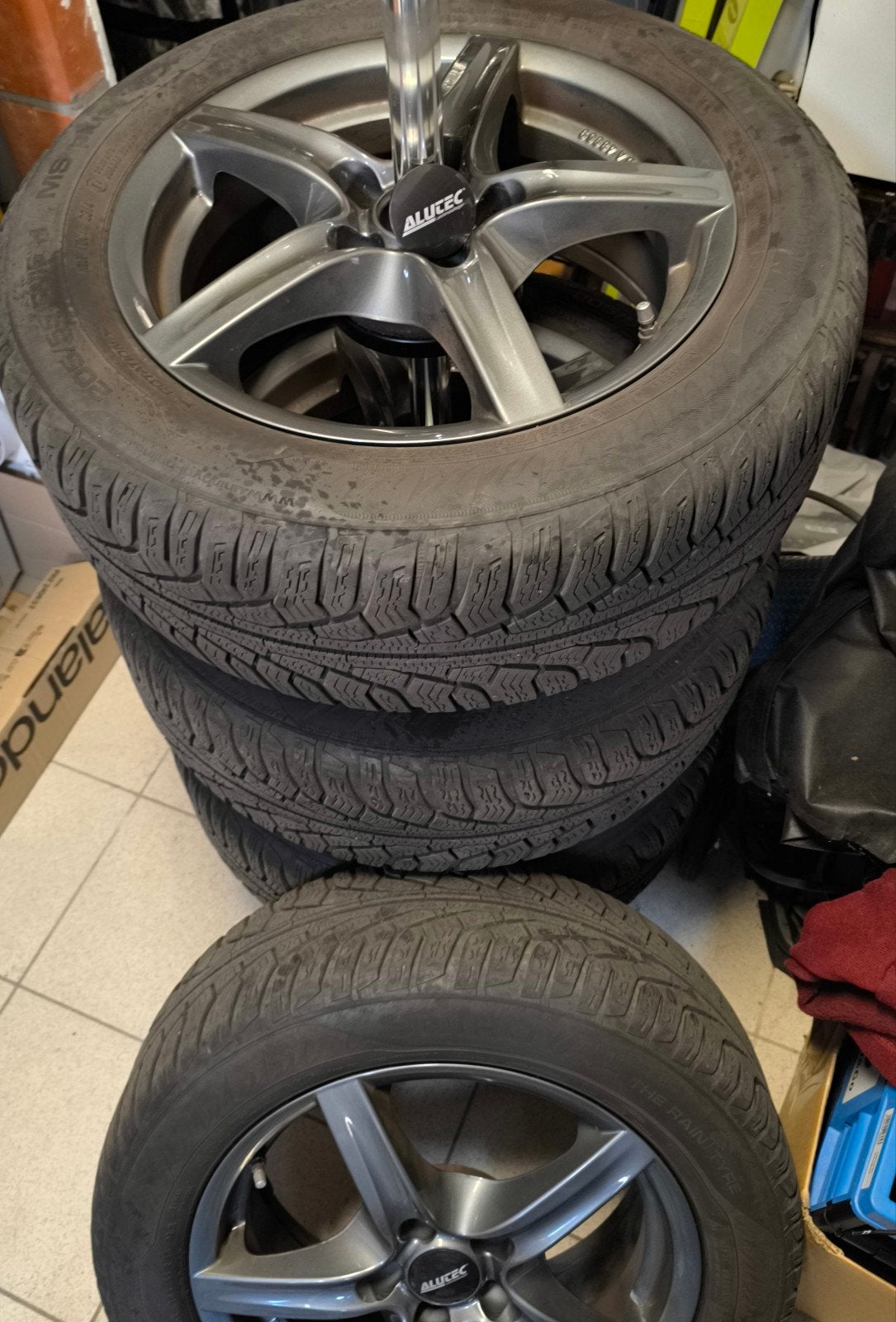 4 Pneus hiver et jantes ALU gris ( 205/55 R 16)  105x5 trous, Pneus hiver, 16 pouces, 205 mm, Pneu(s)