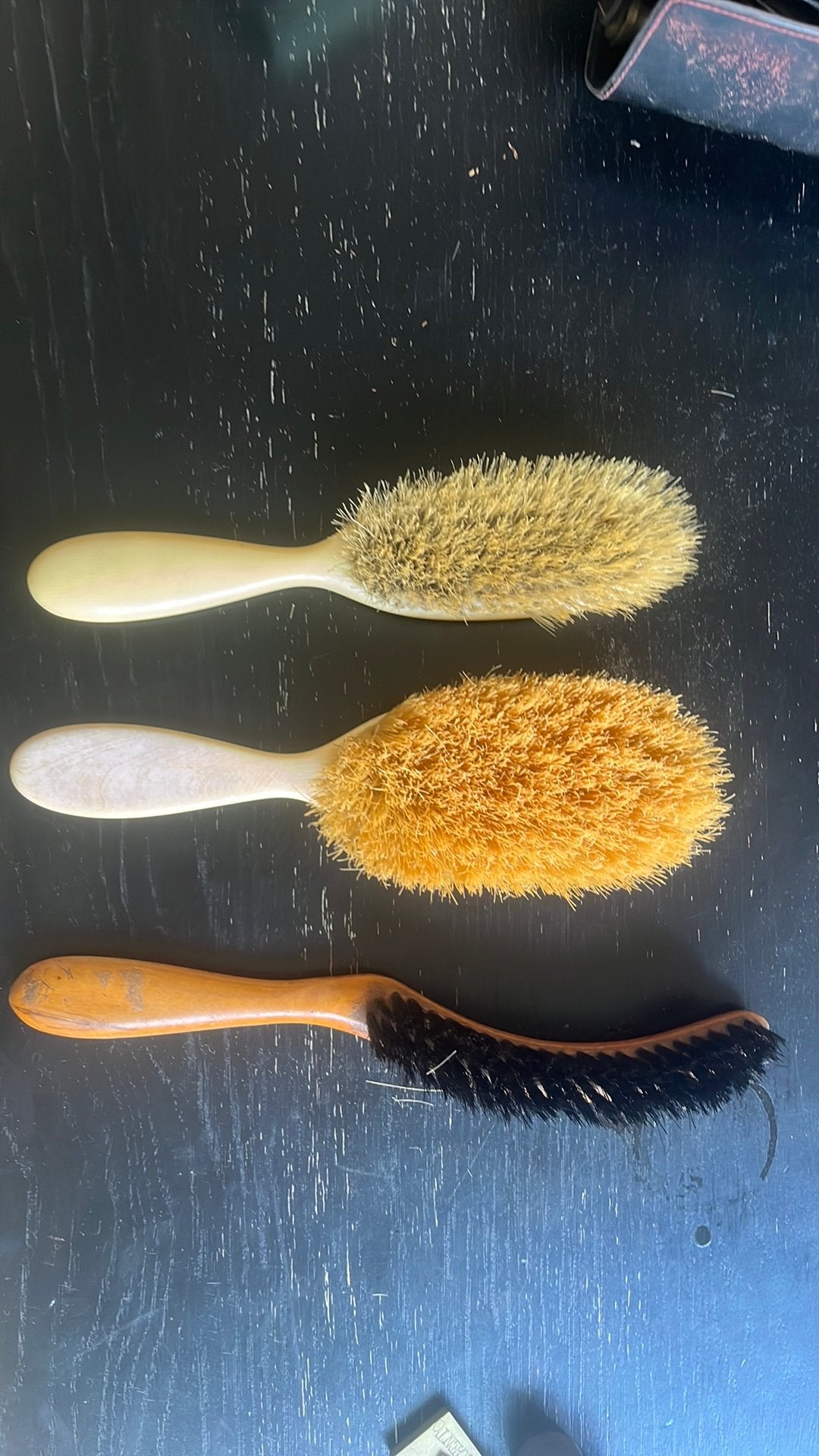 Lot de 3 brosses a vetements, Enlèvement