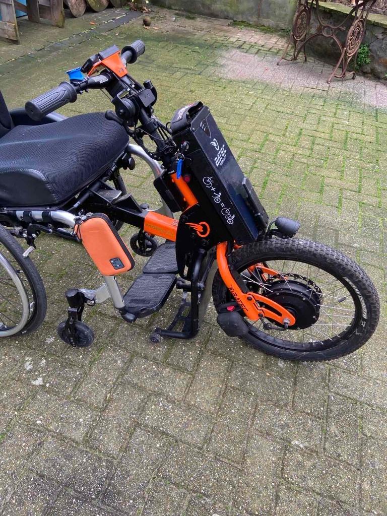 Electrisch aankoppelsysteem voor rolstoell, Ophalen, Inklapbaar, Gebruikt, Elektrische rolstoel