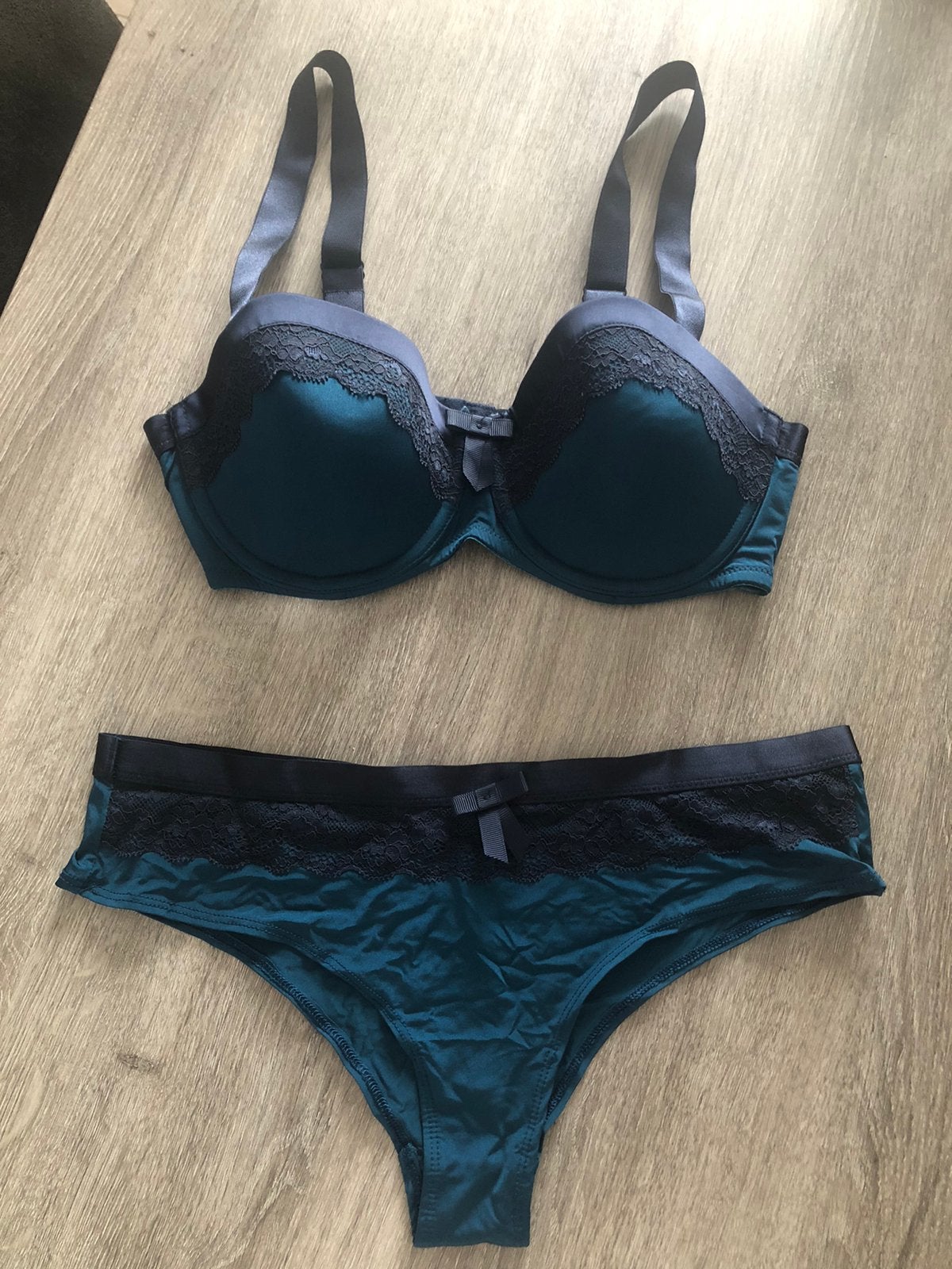 Blauw lingerie setje Hunkemöller maat 85B (slipje maat M), Kleding | Dames, Ondergoed en Lingerie, Ophalen, Blauw, Setje