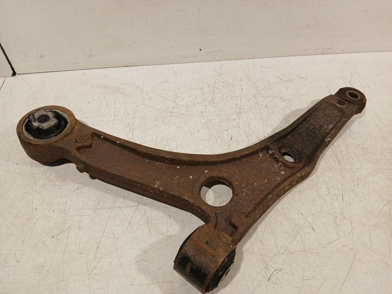 Draagarm rechts voor Citroën Jumper, Onderdelen@venauto.nl, Van der Ven Autorecycling B.V., Ettenseweg 76, 4706 PB Roosendaal, The Netherlands