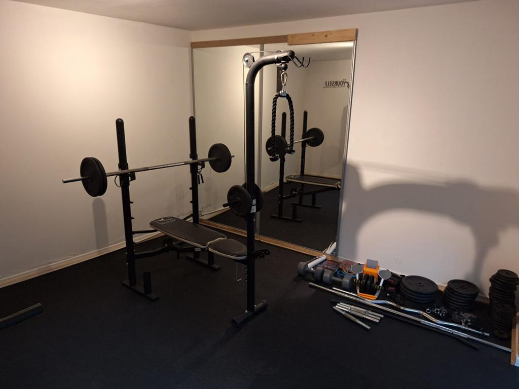 Fitness kamer, Sport en Fitness, Ophalen, Zo goed als nieuw