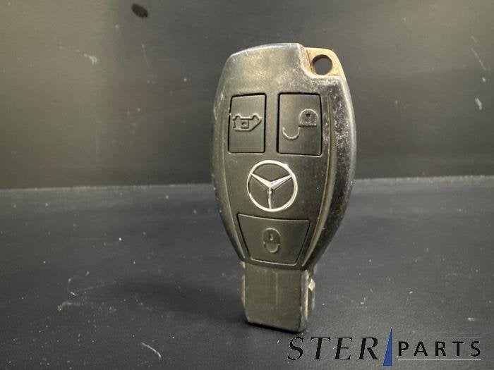 Clé d'un Mercedes Vito, Autos : Pièces & Accessoires, 3 mois de garantie, Utilisé, -, -