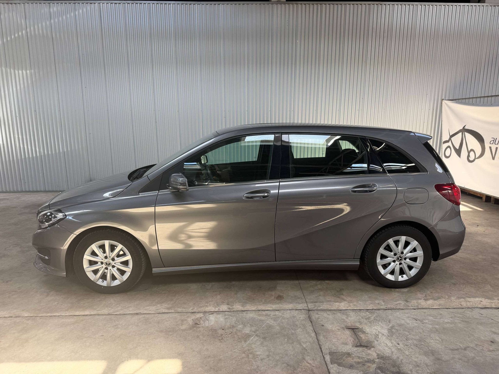 Mercedes-Benz B-Klasse 180 B 180 Automaat Navi Camera *Groot, Argent ou Gris, Achat, Euro 6, Entreprise