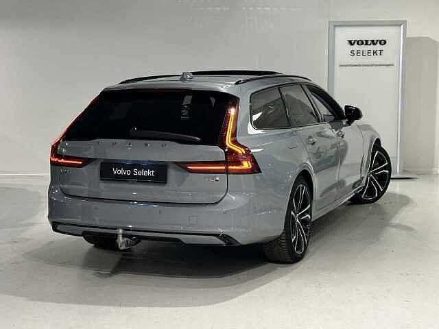 Volvo V90 T8 Recharge Ultra Dark + LUCHTVERING/TREKHAAK/B&W, Automaat, V90, 1969 cc, Bedrijf