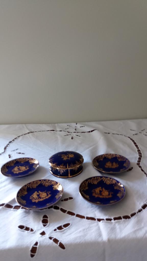 Service pralines en porcelaine de Limoges estimé  25€