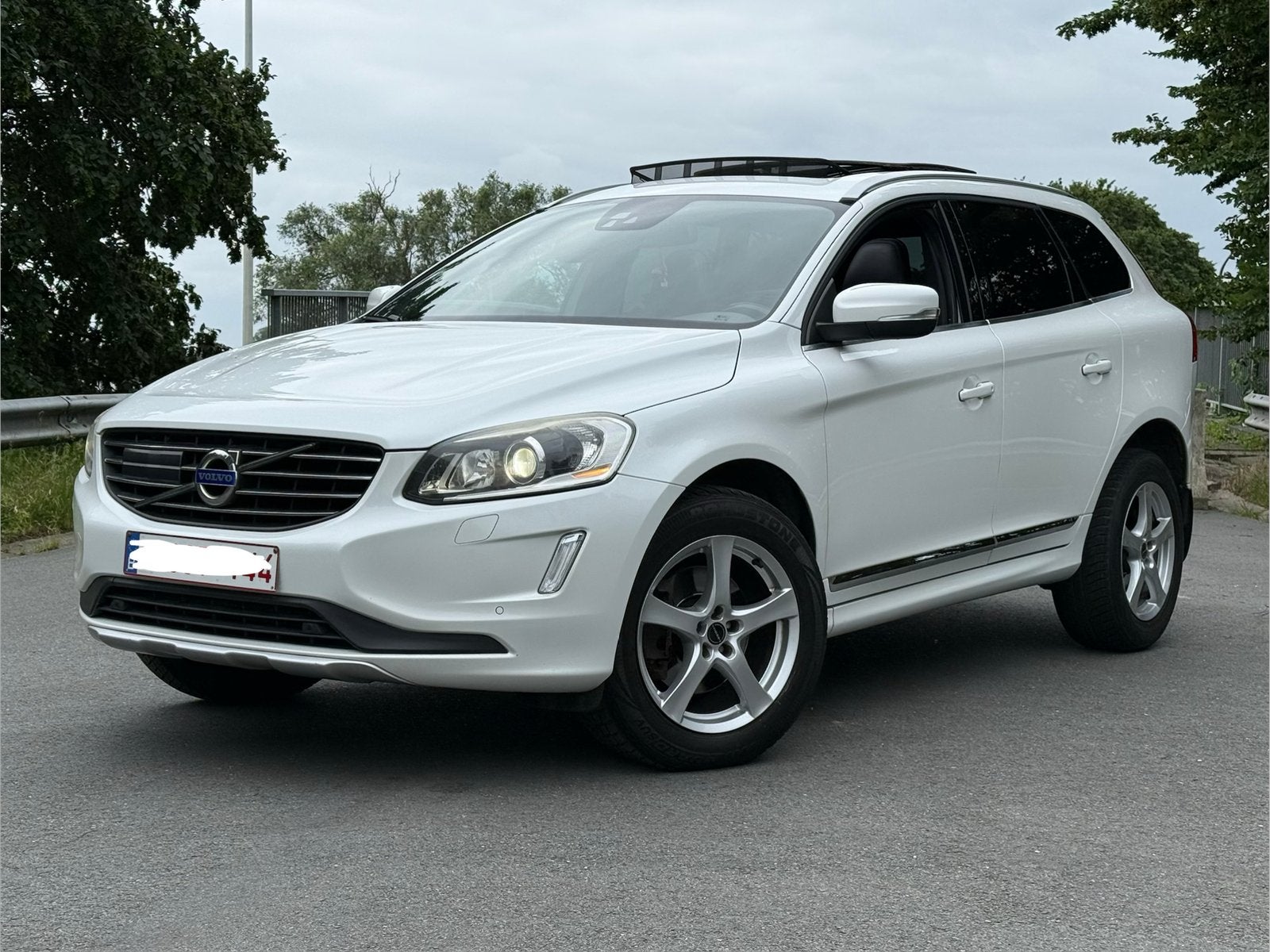 Volvo XC60 2.4 D5 Traction intégrale 2015, Autos, Volvo, Euro 5, Achat, Carnet d'entretien, Automatique