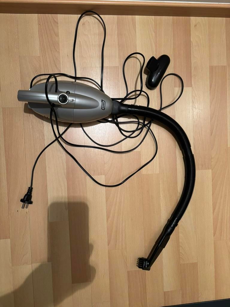 Handstofzuiger Quigg, Elektronische apparatuur, Ophalen of Verzenden, Zo goed als nieuw, Stofzuiger