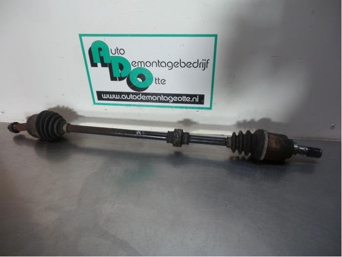 Arbre de transmission avant droit d'un Nissan Micra (Micra 0, -, 3 mois de garantie, Utilisé, -