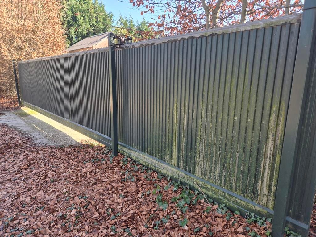 vrijdragende elek. dichte schuifpoort,8 mtr doorgang groen, Ophalen, Gebruikt, Aluminium, Schuifpoort