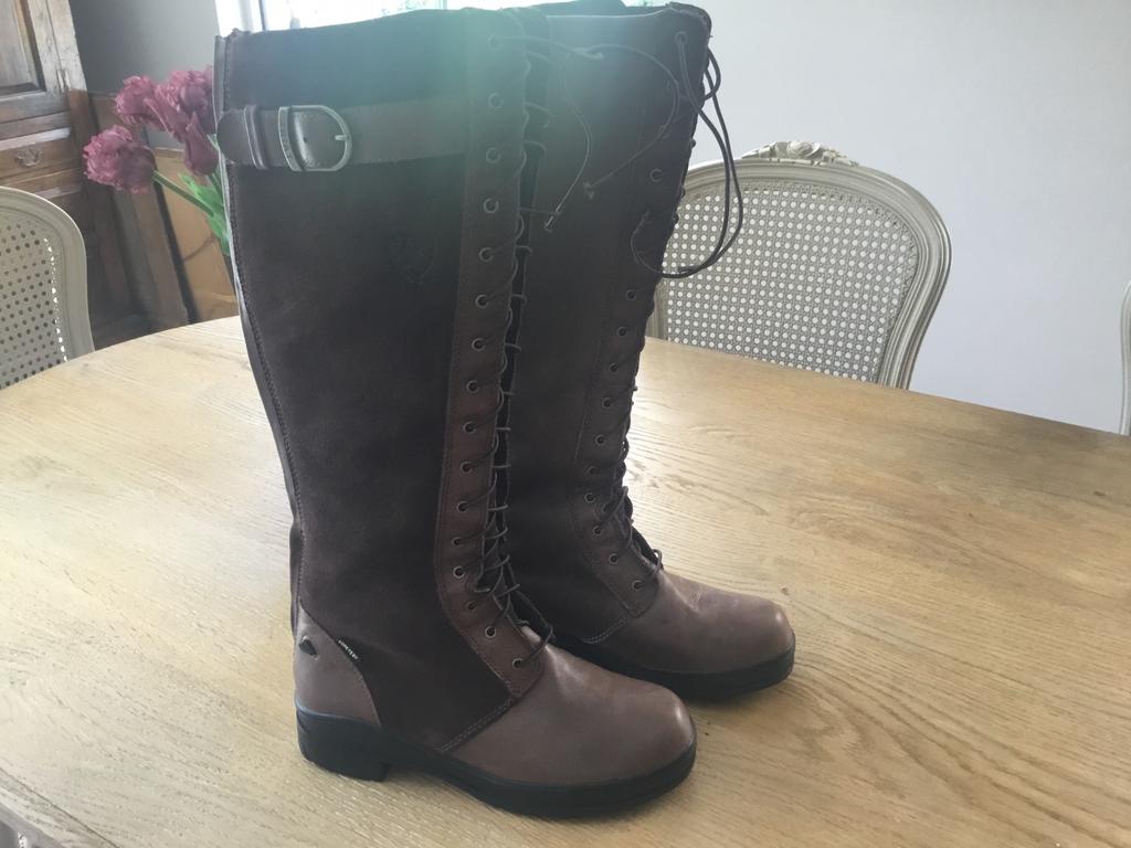 Dameslaarzen Ariat., Enlèvement ou Envoi, Comme neuf