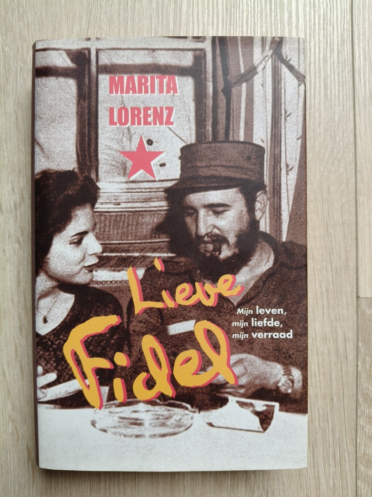 M. Lorenz - Lieve Fidel, Ophalen of Verzenden, M. Lorenz; W. Huismann