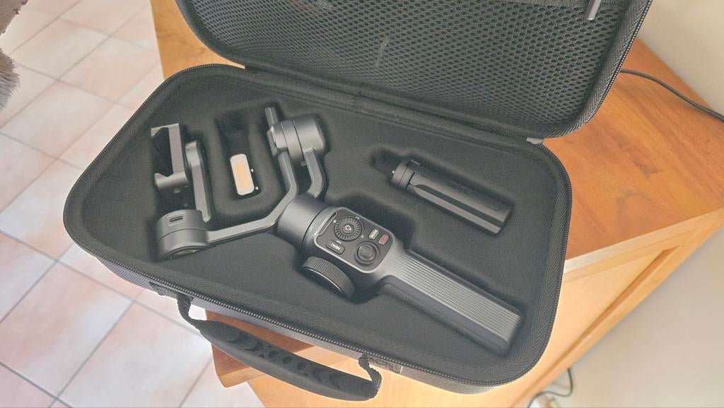 Zhiyun Smooth 5 gymbal smartphone, TV, Hi-fi & Vidéo, Photo | Trépieds & Rotules, Enlèvement ou Envoi, Comme neuf