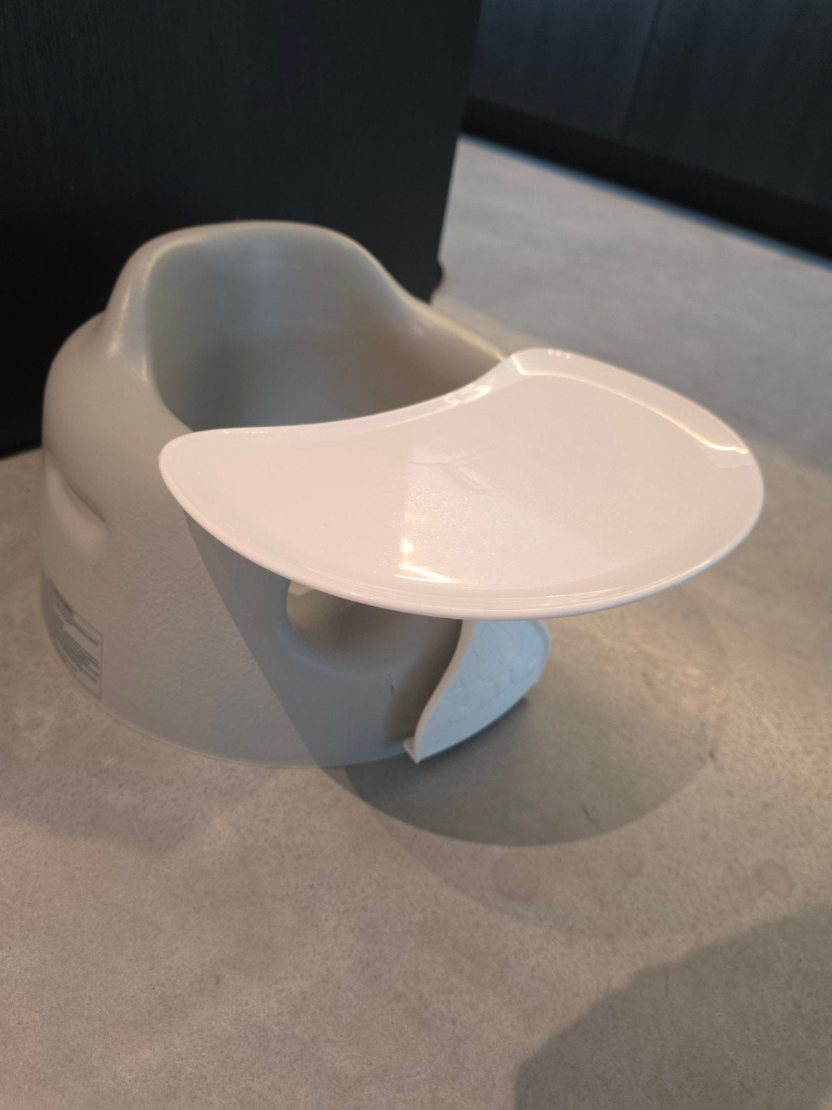 Bumbo Floor Seat grijs + afneembaar tafeltje | Babyzitje, Kinderen en Baby's, Ophalen, Gebruikt