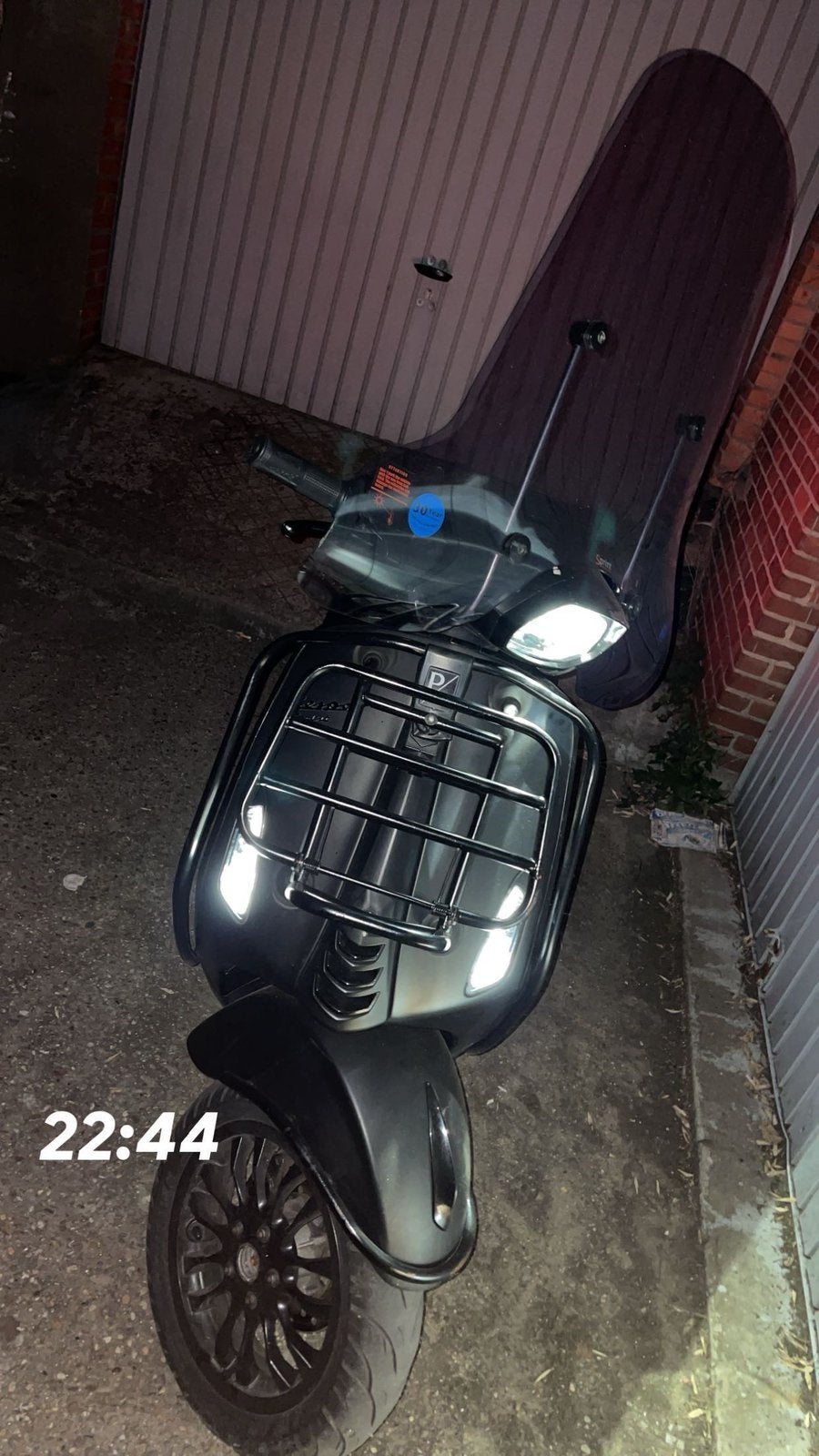 Vespa sprint A klasse, Fietsen en Brommers, Ophalen, Zo goed als nieuw, Benzine, 50 cc