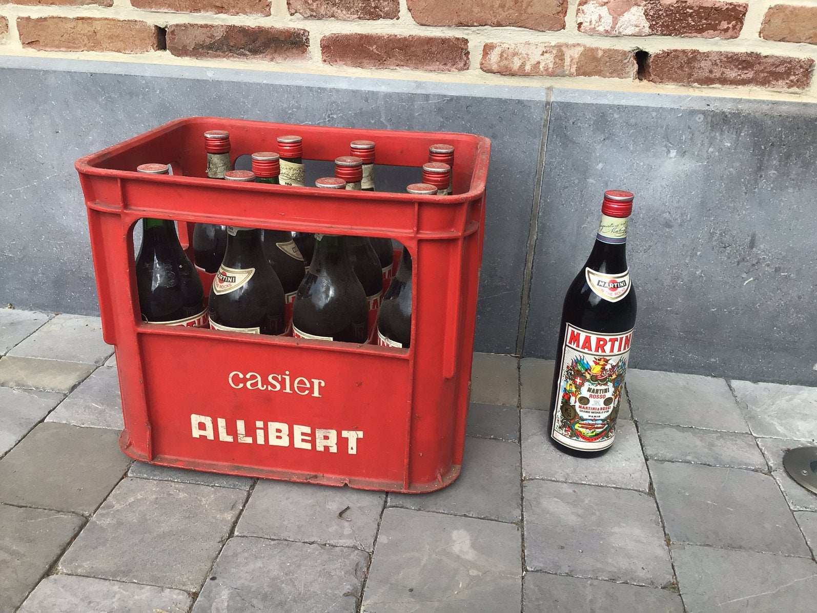 14 oude flessen Martini, Ophalen, Zo goed als nieuw, Verpakking
