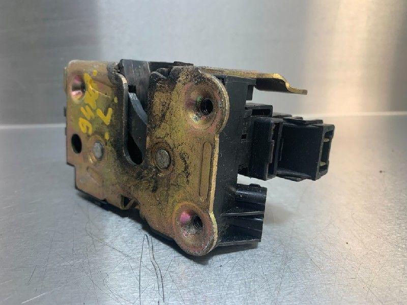 PORTIERSTANGEN LINKS VOOR Nissan Kubistar (F10), Gebruikt, Nissan