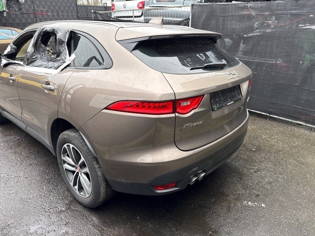 BUMPER ACHTER Jaguar F-Pace (01-2015/12-2025), Campus Kronberg 7
61476  Kronberg im Taunus, DE, Gebruikt, Jaguar, Achter