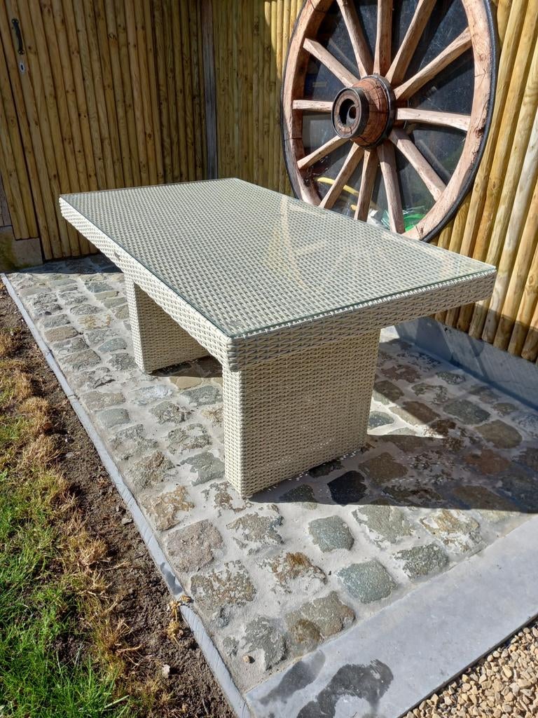 Tuintafel, Enlèvement