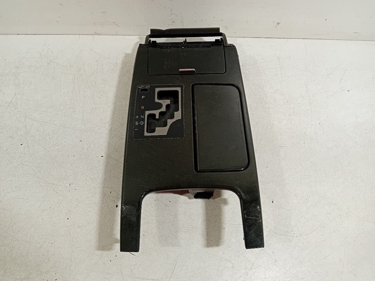 Sierlijst Lexus GS, Auto-onderdelen, Onderdelen@venauto.nl, Van der Ven Autorecycling B.V., Gebruikt, Ettenseweg 76, 4706 PB Roosendaal, The Netherlands