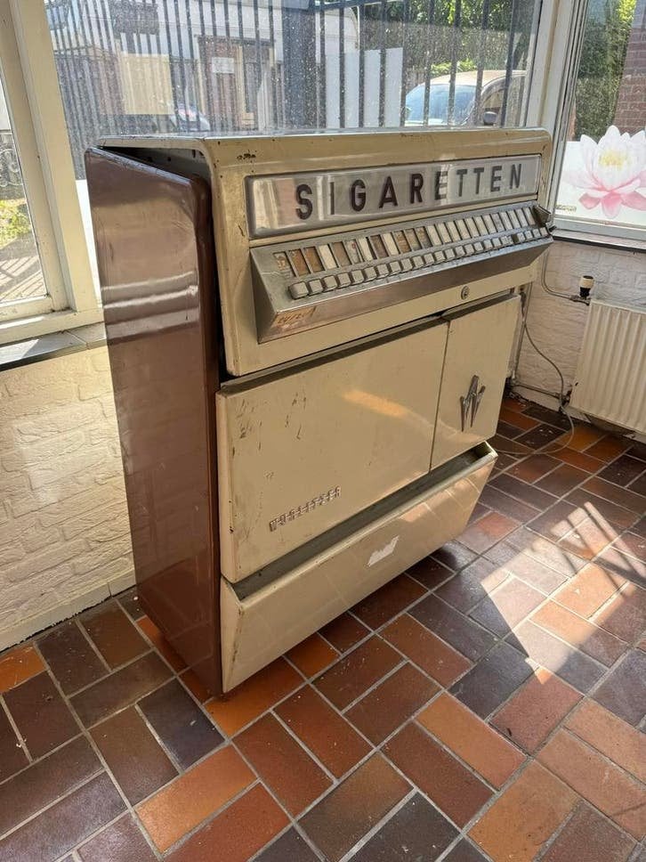 Vintage Wurlitzer Sigarettenautomaat
