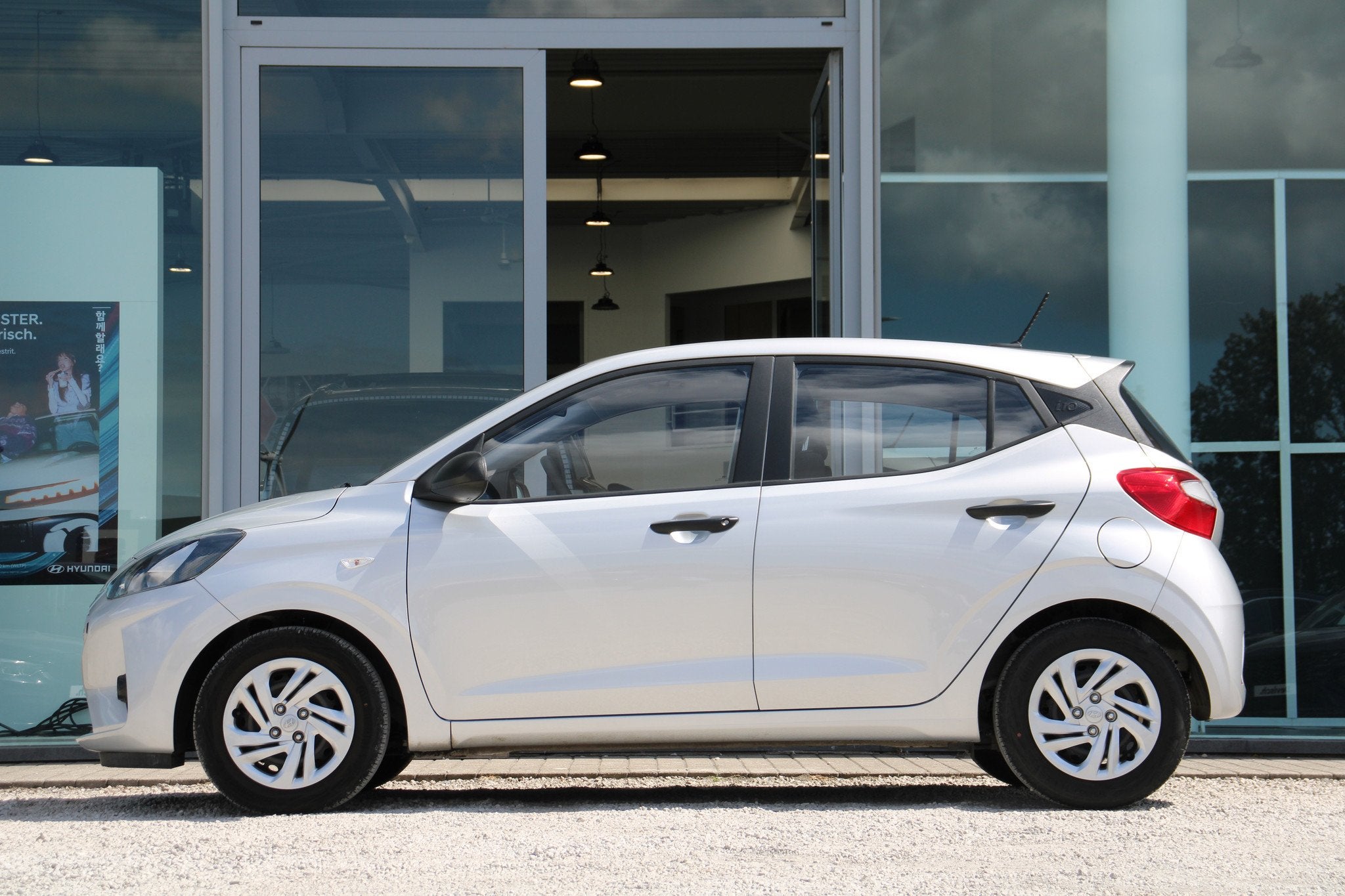 Hyundai i10 1.0 Air 67 PK M5 Safety Plus (bj 2022), Voorwielaandrijving, Stof, Gebruikt, Start-stop-systeem