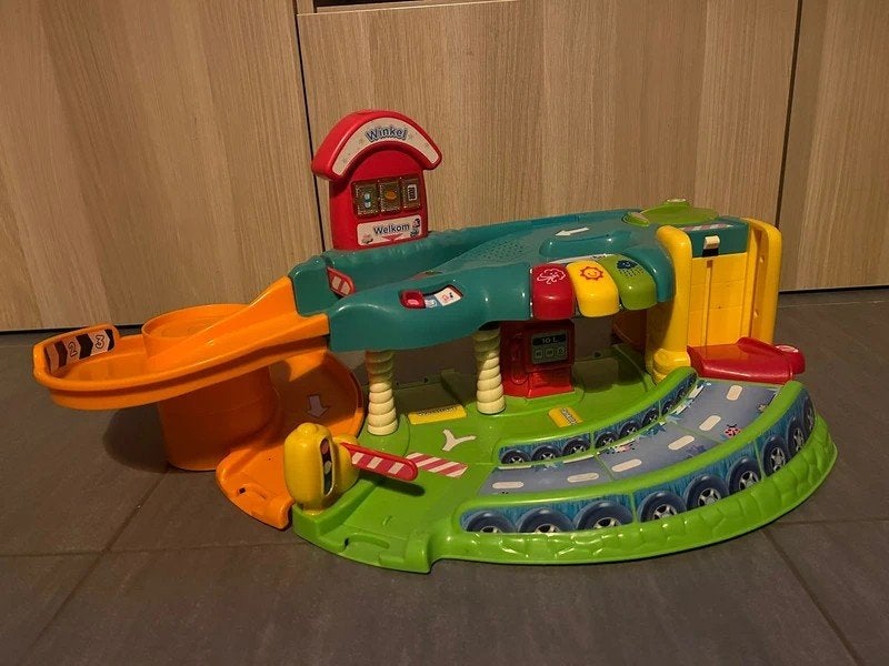 Toet toet auto's winkel + 2 auto's, Kinderen en Baby's, Ophalen