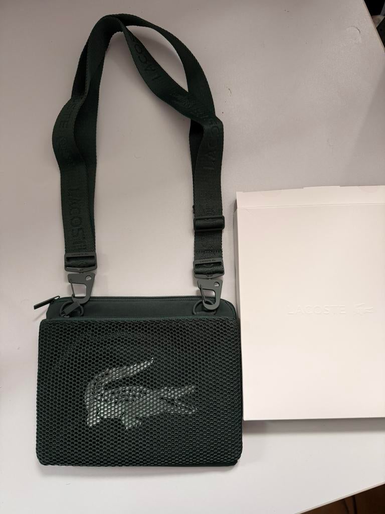 Sac bandoulière lacoste NEUF avec emballage, Enlèvement, Comme neuf