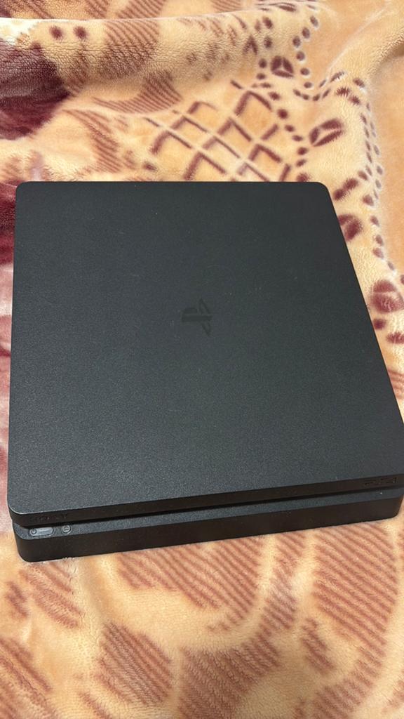 Ps4 slim 500gb a vendre, Games en Spelcomputers, Spelcomputers | Sony PlayStation 4, Zo goed als nieuw, Slim, 500 GB, Met 2 controllers