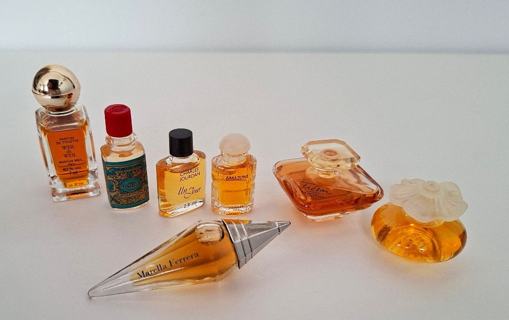 7 miniatures de parfum - Années 70-90 - EDC/EDT/PDT/EDP/P, Collections, Envoi, Comme neuf, Miniature, Plein