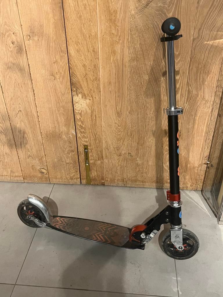 Une trottinette pour les enfants de 6 à 10 ans + casque, Enlèvement, Utilisé