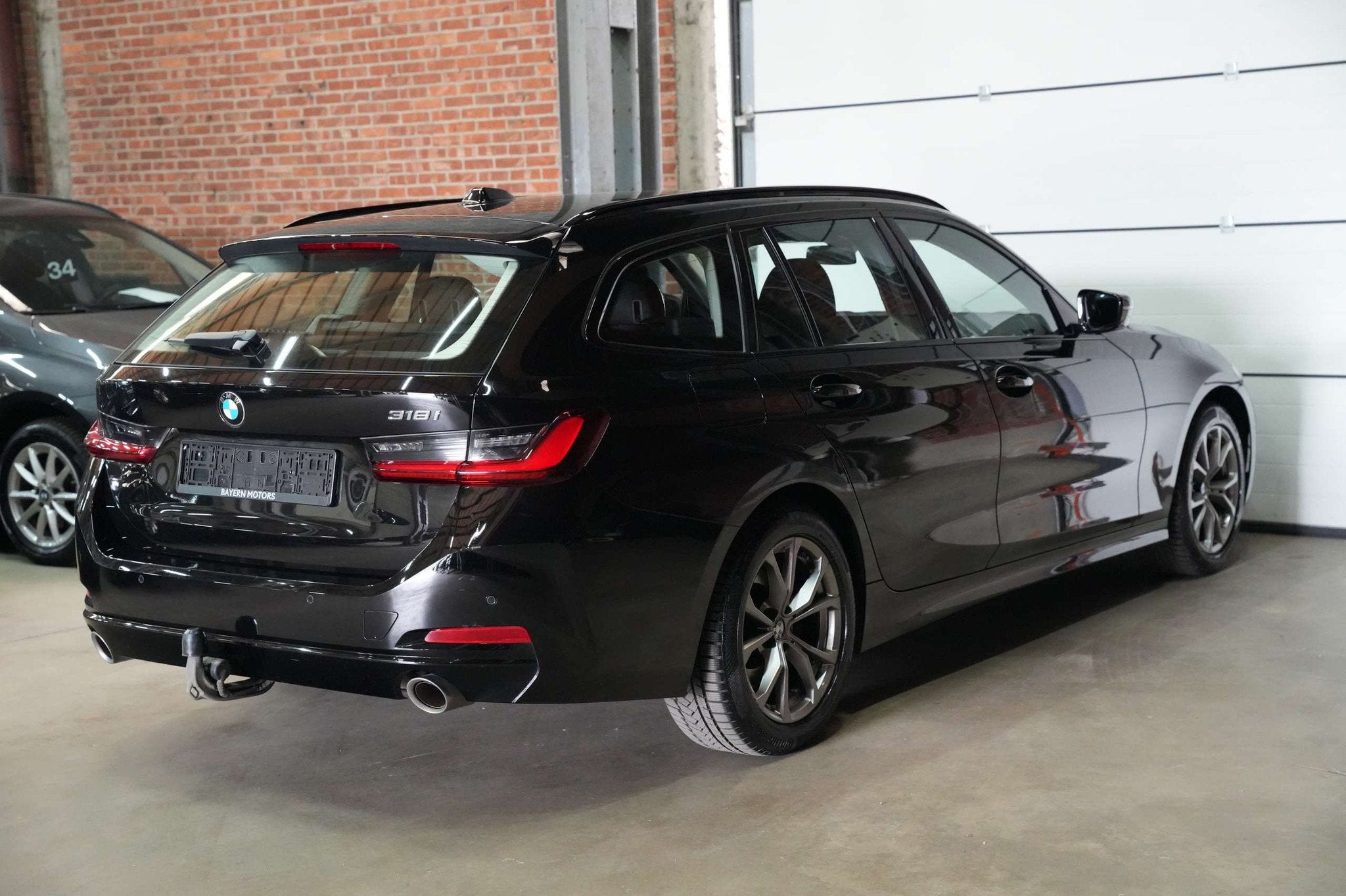 BMW 318 iA Automaat Benzine Facelift Garantie EURO6d, Autos, Achat, Euro 6, Carnet d'entretien, Noir