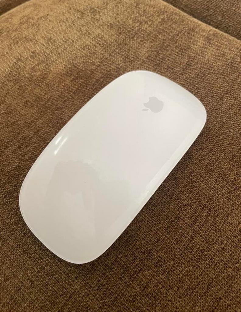 Magic Mouse 2, Informatique & Logiciels, Souris, Enlèvement, Comme neuf