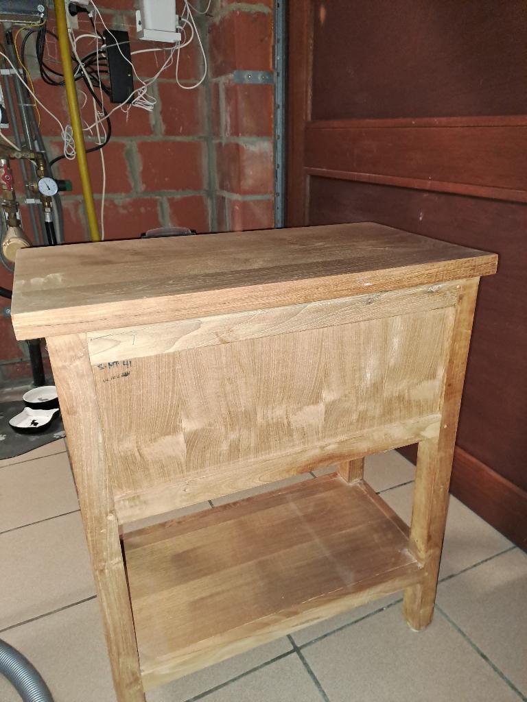 Petite table, Enlèvement