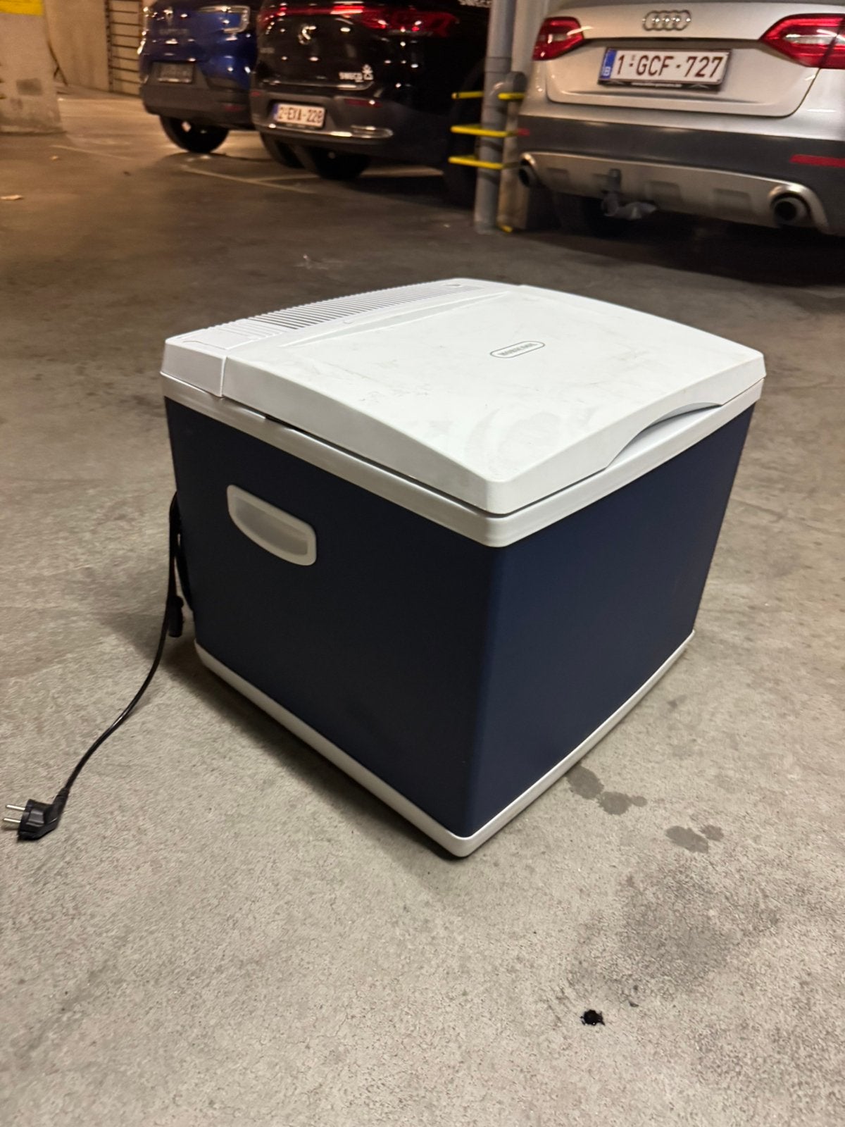 Elektrischoe koelbox Mobicool 38l (ruim model), Caravans en Kamperen, Koelboxen, Zo goed als nieuw, Koelbox, Compressor, Ophalen