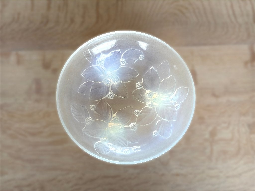 Art-deco glazen serveerschaal in opaalglas met bessenmotief, Antiek en Kunst, Ophalen of Verzenden