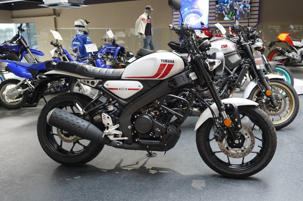 Yamaha XSR125, Entreprise, Klantenservice@yamaha-motor.nl, Yamaha Motor Europe N.V., Koolhovenlaan 101
1119 NC  Schiphol-Rijk, NL