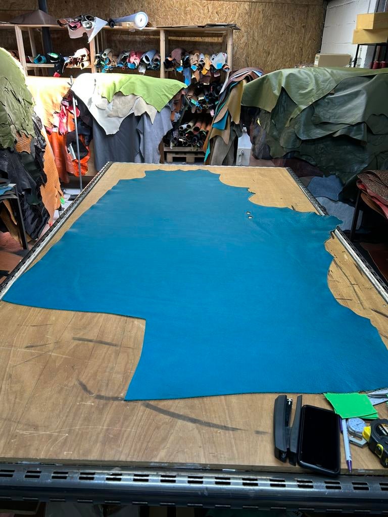 Turquaz blauwe patina vintage half huid 253, Enlèvement ou Envoi, Comme neuf