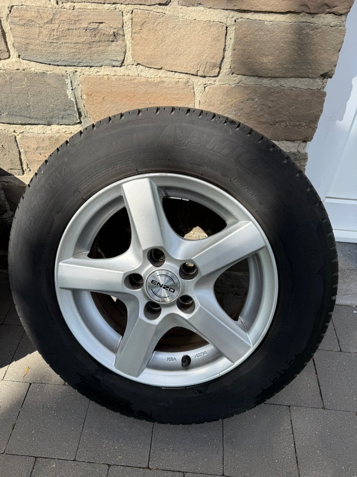 Jantes Enzo 14 pouces avec pneus Michelin, 14 pouces, Pneus et Jantes, 175 mm, Véhicule de tourisme